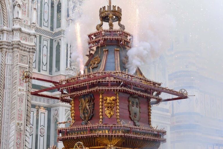 Pasqua a Firenze: cosa c’è al posto dello scoppio del Carro 2020?