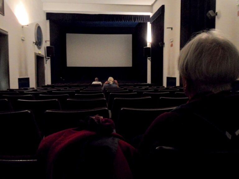 Cinema chiusi a Firenze? No, la sala è a scacchiera