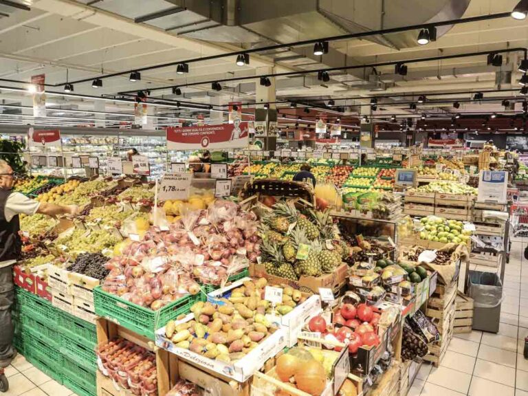 La Coop chiude prima: stop alle 20 in tutti i negozi Unicoop Firenze