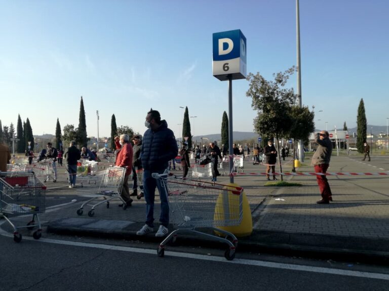 Le app per sapere quanta fila c’è al supermercato