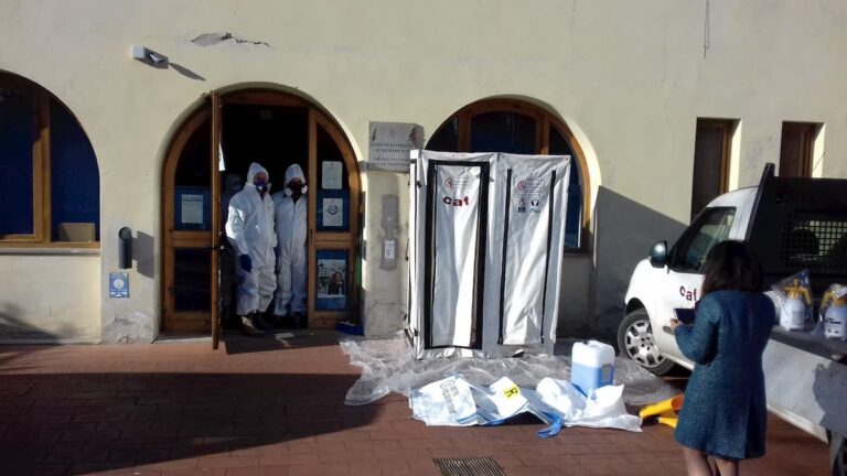 Come si fa una sanificazione, dall’ozono all’alcol: risponde l’esperto