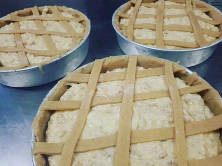 Come fare la pastiera napoletana a casa, la ricetta di uno chef partenopeo