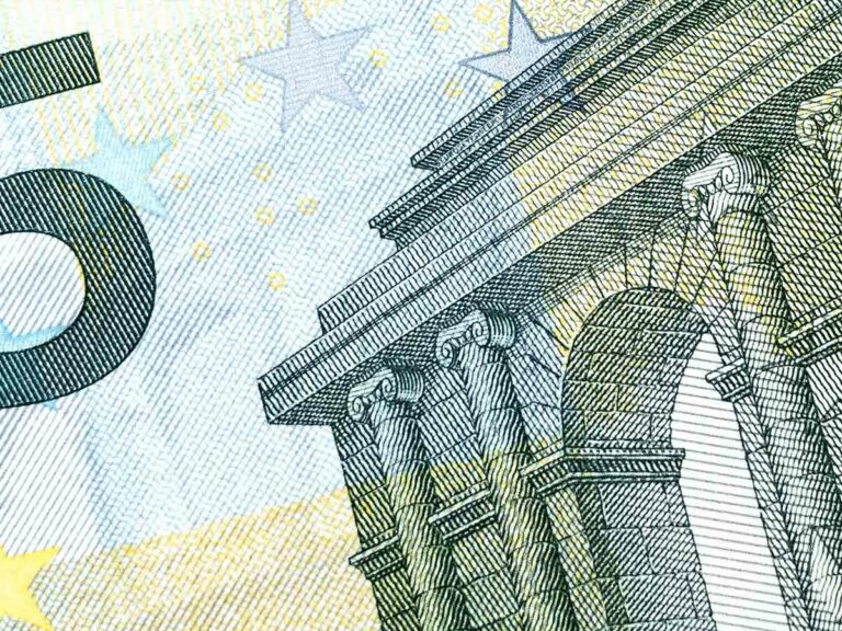 Decreto aprile, bonus da 800 euro per partite Iva e autonomi: un tetto al reddito tra i requisiti