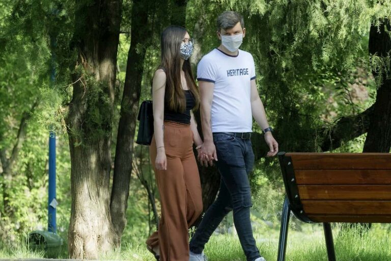 Si possono vedere gli amici da lunedì 18 maggio?