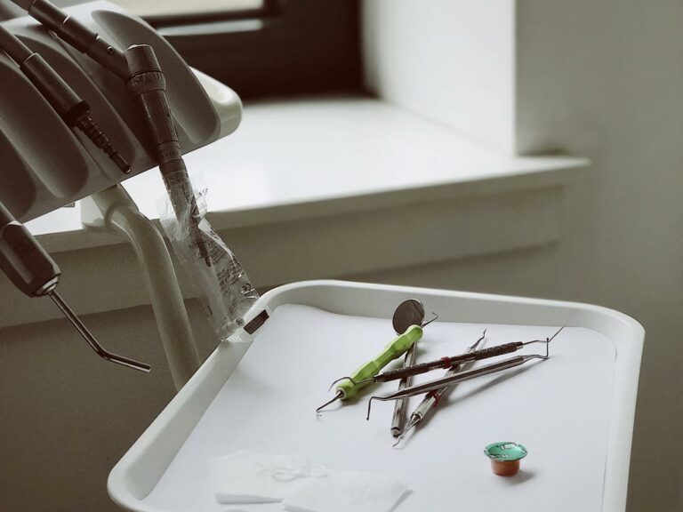 Andare dal dentista durante l’emergenza coronavirus: le regole