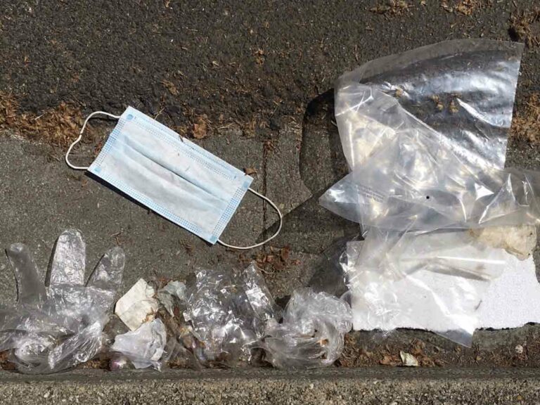 Guanti e mascherine: una nuova forma di degrado al tempo del coronavirus