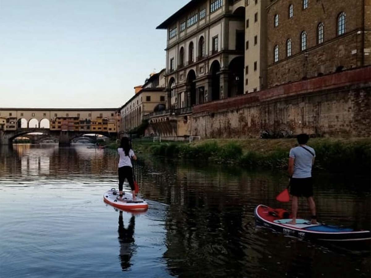 Fine settimana in Sup: escursioni sull'Arno e al mare in Toscana
