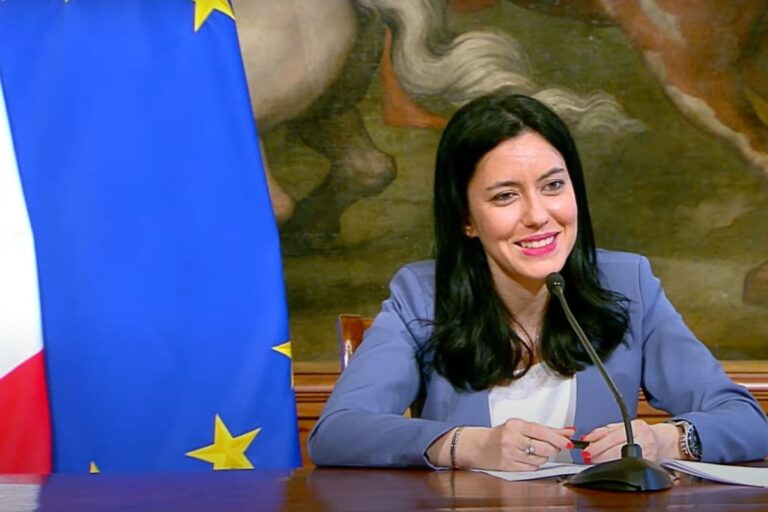 Linee guida per il rientro a scuola: dalle mascherine alle “rime buccali”