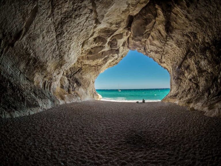 Vacanze con l’app Sardegna sicura (e il modulo di registrazione)