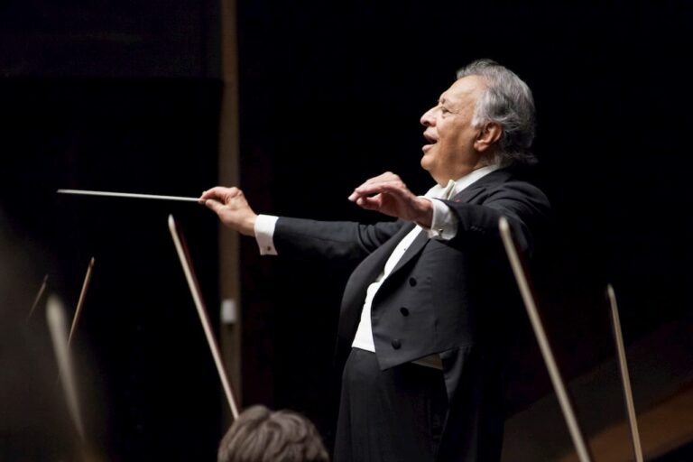 Il Teatro del Maggio riparte: 7 concerti e Mehta sul podio
