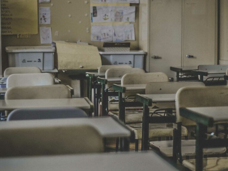 Azzolina: “Riapertura scuole il 1 settembre, inizio anno scolastico 2021 il 14”