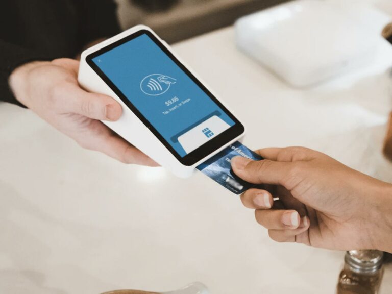 Obbligo Pos professionisti e imprese: dal 1 luglio arriva il bonus