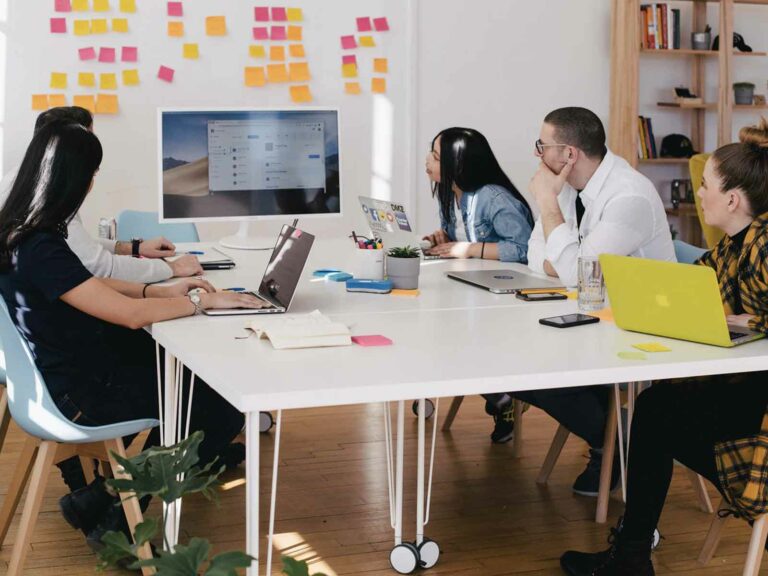 Contributo a fondo perduto ai professionisti, c’è l’apertura del governo