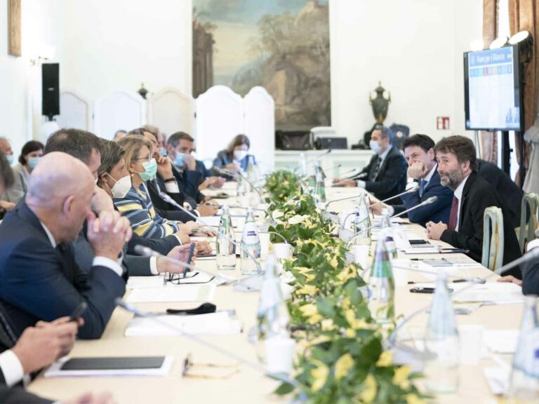 Stati generali, è il giorno dei professionisti: programma e invitati del 19 giugno