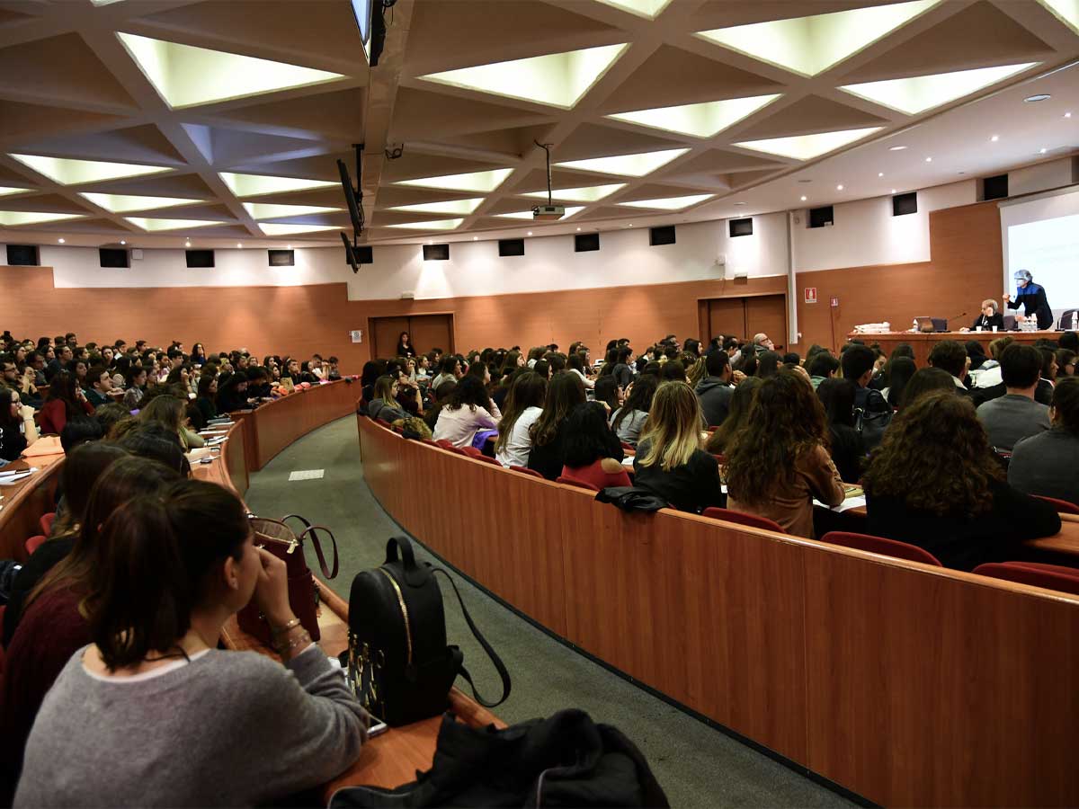 Università di Firenze, nel 2021 lezioni in aula e in diretta online