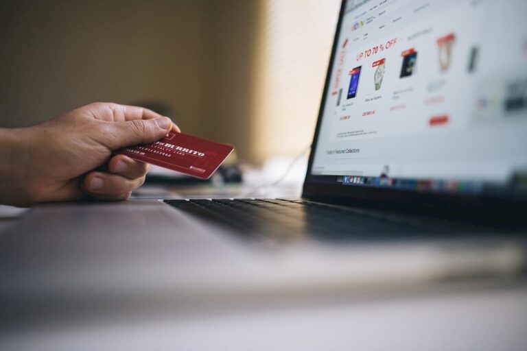 Continua la crescita esponenziale del commercio online: l’importanza del packaging e delle spedizioni