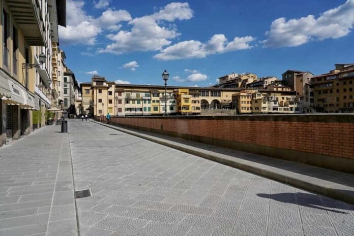 Pedonalizzazione lungarni Firenze lungarno Acciaiuoli dei Medici Archibusieri settembre 2020