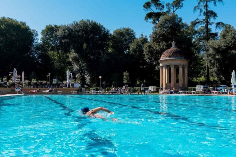 Piscina a Firenze: dove andare, la guida 2024 con orari e prezzi
