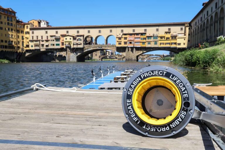 Il seabin di Firenze: un “cestino anti-plastica” in Arno