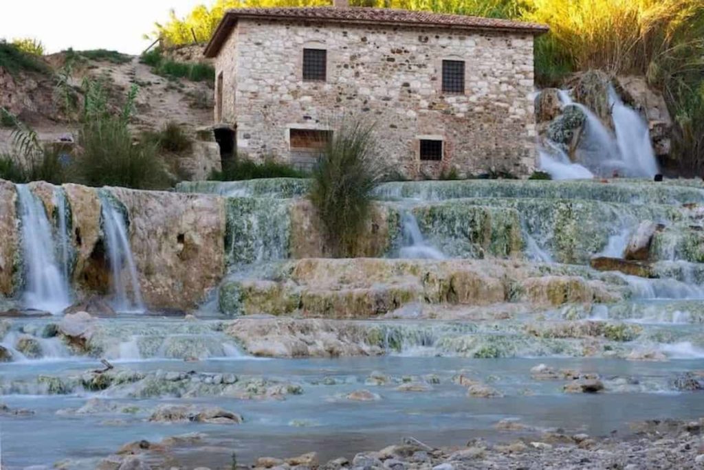 terme libere Saturnia Toscana gratis piscine naturali