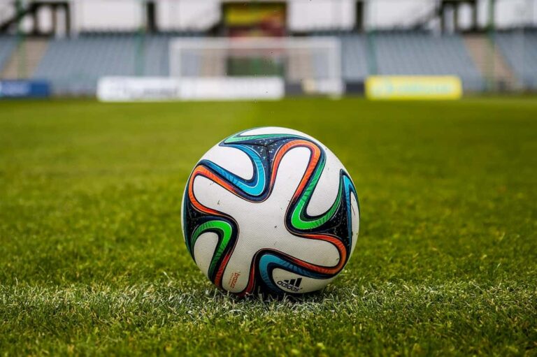 Il rischio di sospensione del campionato di Serie A per i positivi Covid