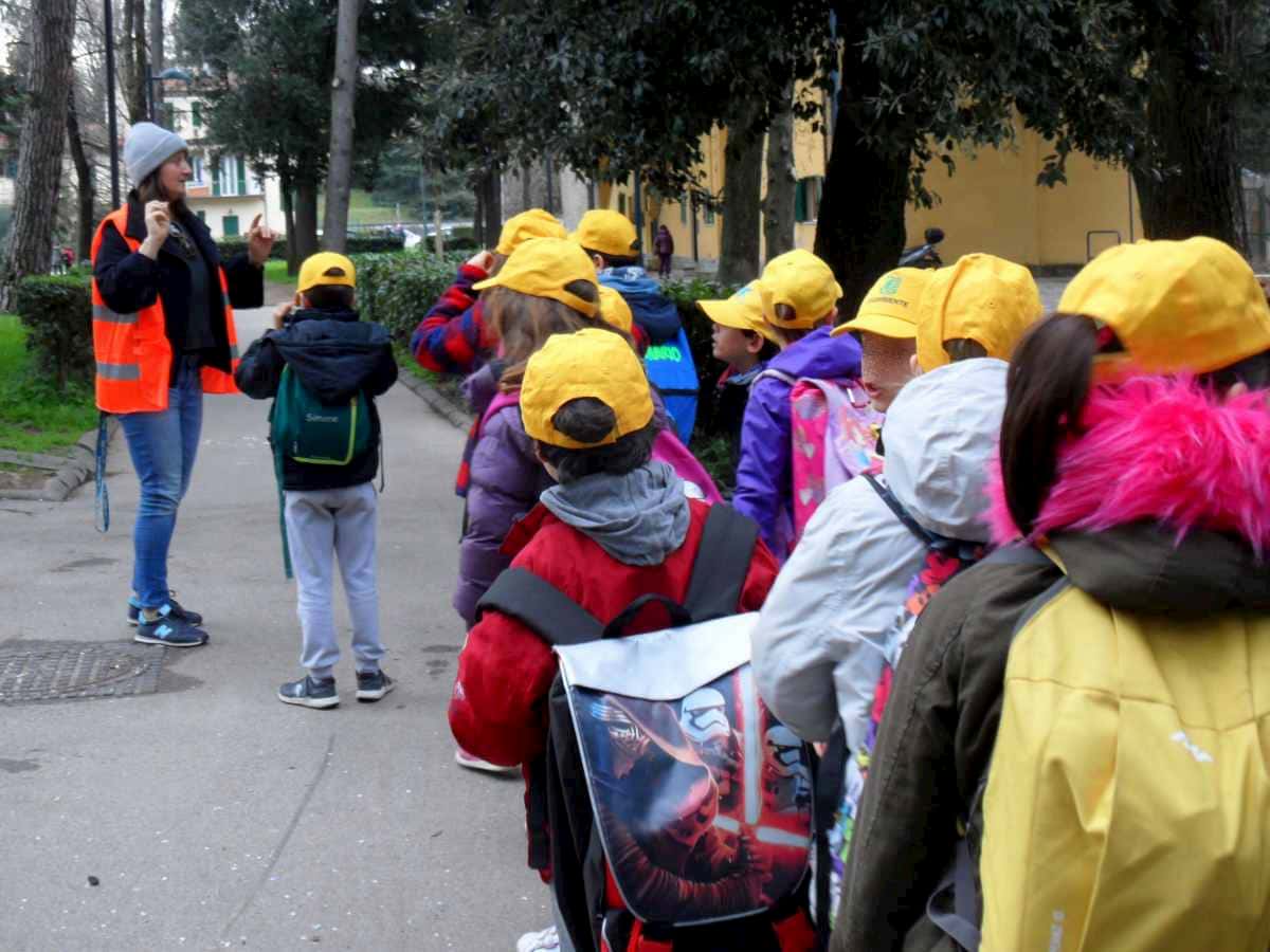 micro pedonalizzazioni scuole Firenze pedibus piedibus