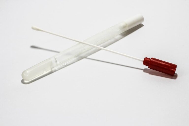 Test antigenico e tampone rapido Covid, come funzionano e come si fanno