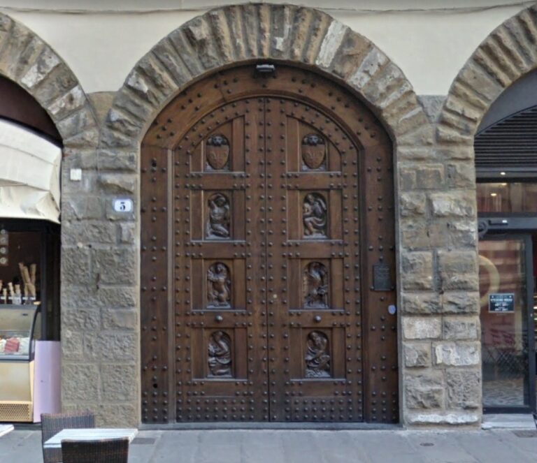Le 4 stagioni per le strade di Firenze e la primavera “senza testa”