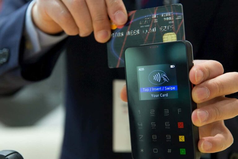 Cashback, bonus di Natale 2020: come funziona, l’app IO e lo Spid