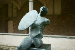 Il guerriero Henry moore