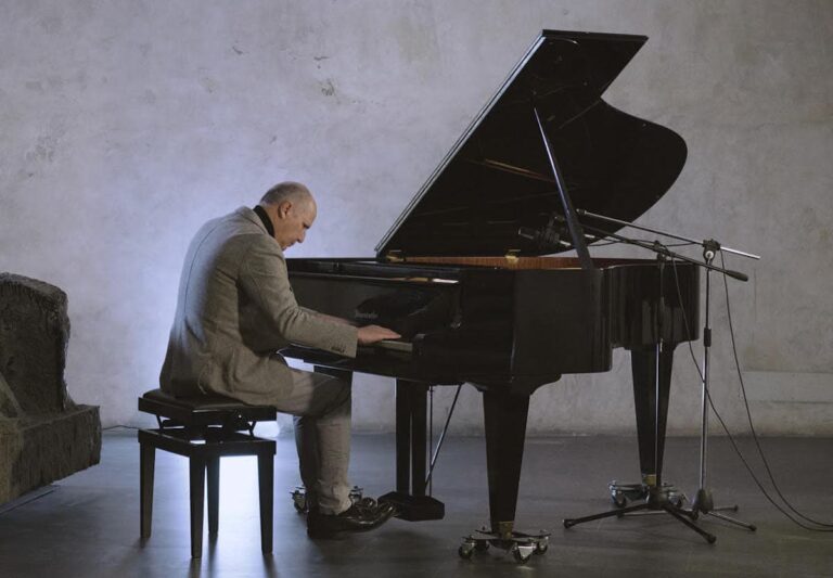 Il concerto di Antonio Artese, dal Museo Marino Marini al web
