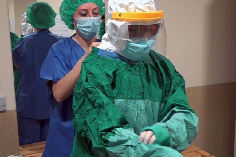 Covid Toscana 7 dicembre: contagi in calo, ma meno tamponi. I dati