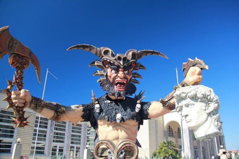 Carnevale Viareggio 2021, la sfilata si farà: nuove date e orari