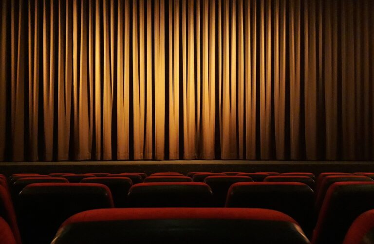 Agevolazioni per alberghi, cinema e teatri: rinviata al 2/12 la scadenza della Tari