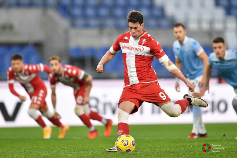 Sfida salvezza tra Fiorentina e Cagliari