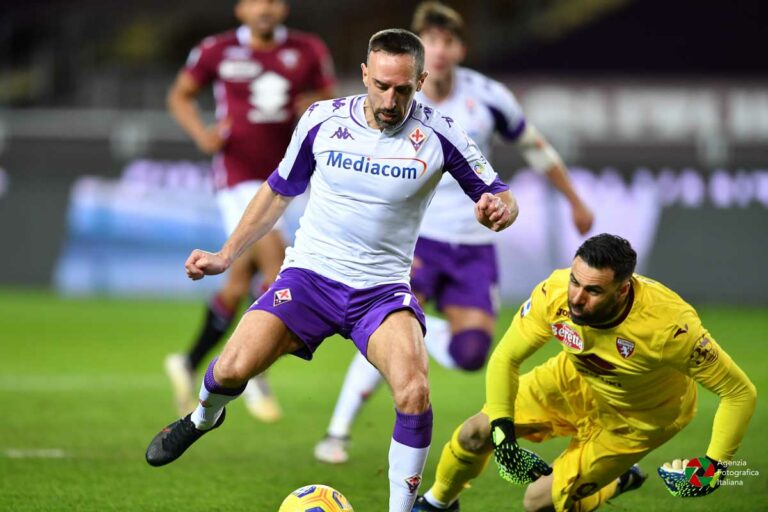 La Fiorentina pareggia col Torino in nove