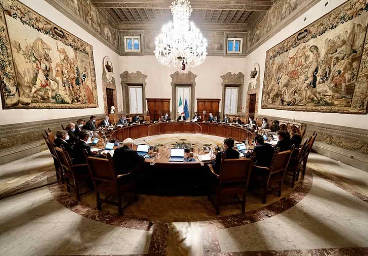 Decreto ristori 5 sostegno 2021 Draghi esce testo gazzetta ufficiale pdf quando arrivano soldi