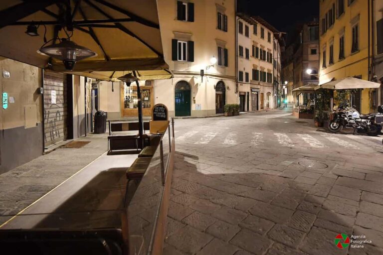 Ztl estiva notturna a Firenze: sospesa nel 2021, causa Covid