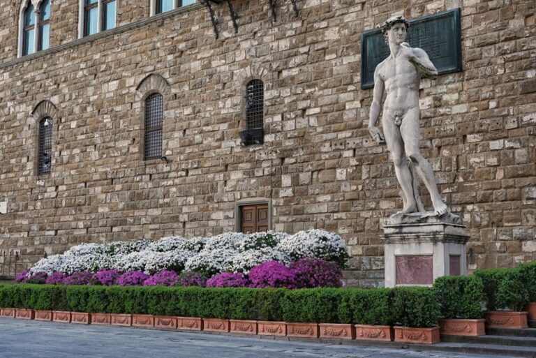 Oltre 30 azalee a Palazzo Vecchio per festeggiare Pasqua