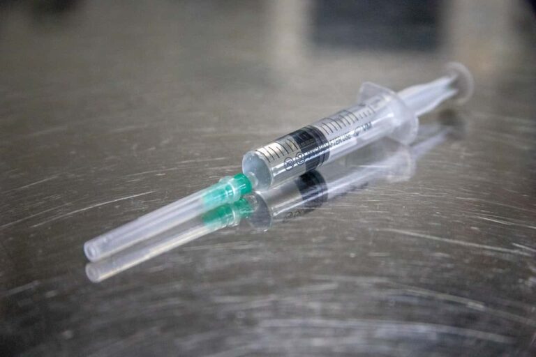Vaccino persone fragili in Toscana: come fare la prenotazione per gli estremamente vulnerabili