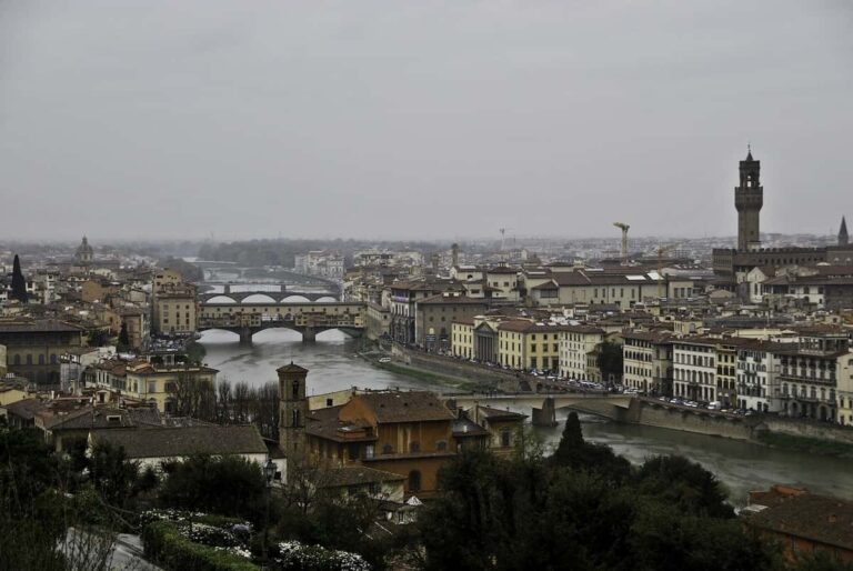 Meteo Firenze oggi (mercoledì 28 aprile): niente sole, resta la pioggia
