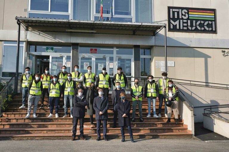 A Firenze gli studenti delle superiori fanno da ‘tutor anti Covid’ ai compagni
