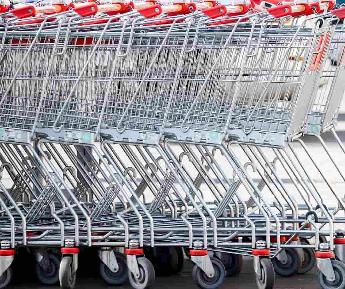 supermercati aperti chiusi 1° maggio ordinanza Regione Toscana centri commerciali negozi