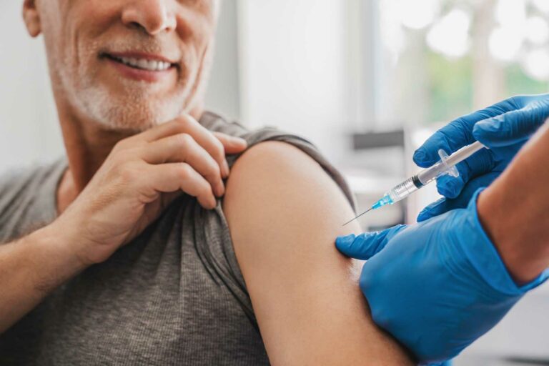 Vaccini, in consegna 11mila dosi Johnson & Johnson per over 70