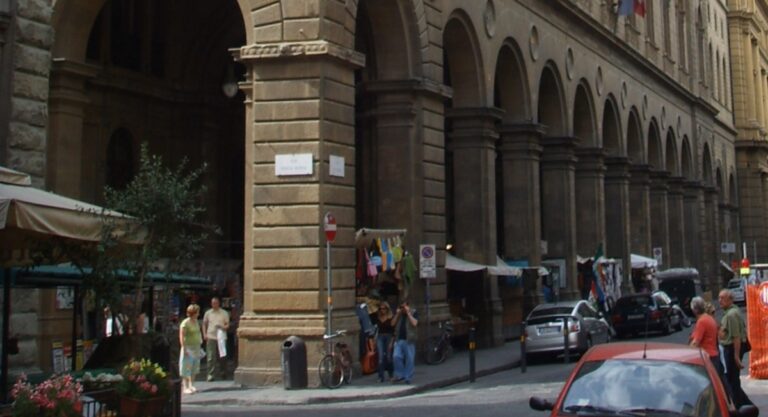 25 aprile, aggredita a Firenze perché indossa una maglia antifascista