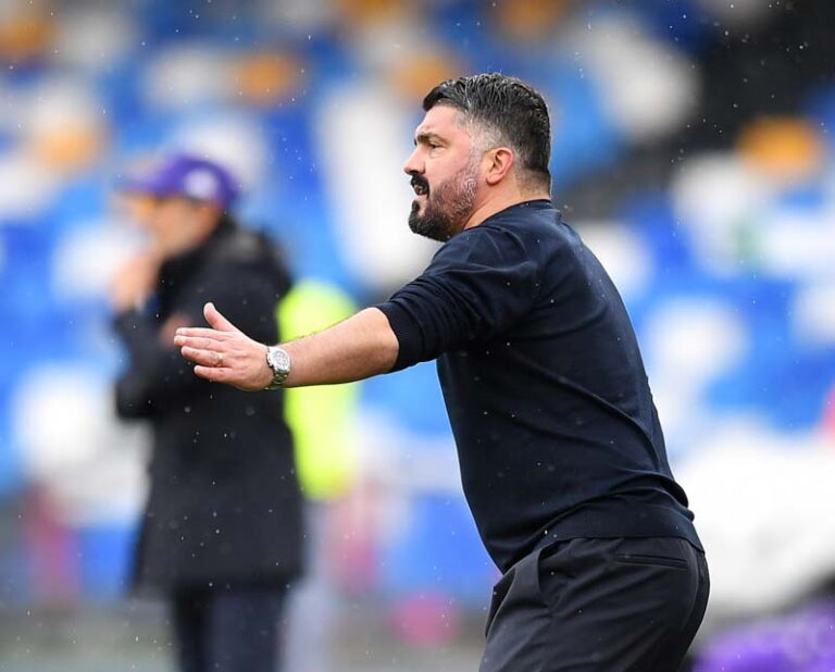 Gennaro Gattuso saluta la Fiorentina ancora prima di iniziare