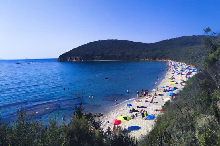 Cala Violina, come arrivare alla spiaggia: prenotazioni e parcheggio