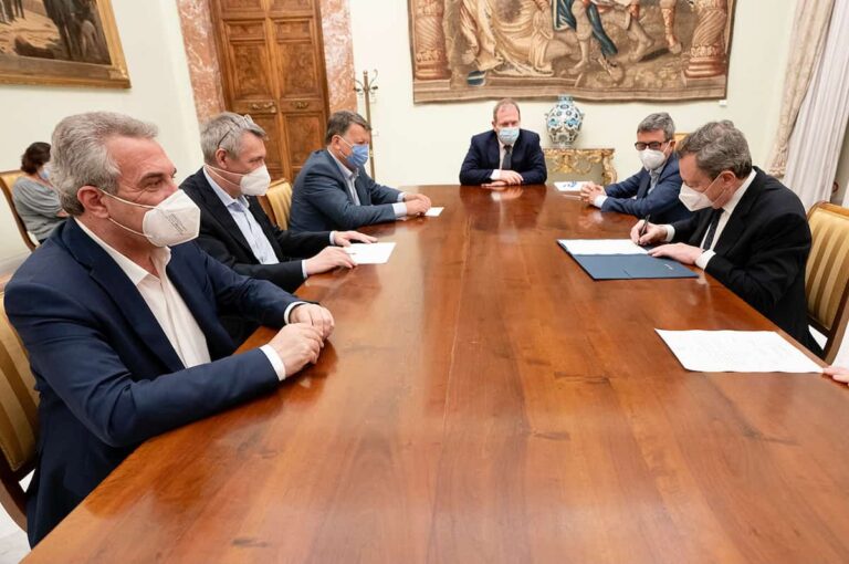 In Gazzetta Ufficiale il nuovo decreto Draghi su licenziamenti e cashback