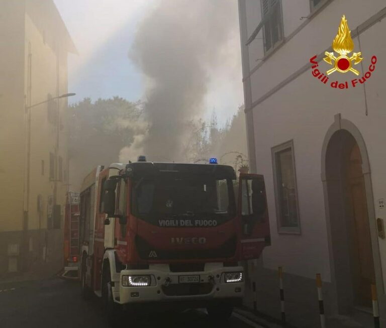 Incendio a Firenze, in fiamme il ristorante Beppa Fioraia
