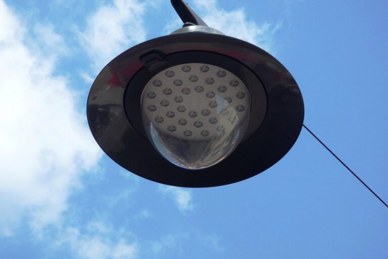Firenze, arriva l’illuminazione pubblica in via del Ferrone